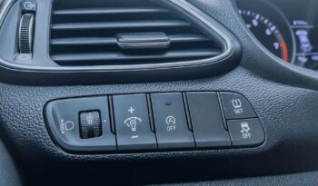 HYUNDAI I30  | FWD (przód) | Manualna | 110 KM | Srebrny full