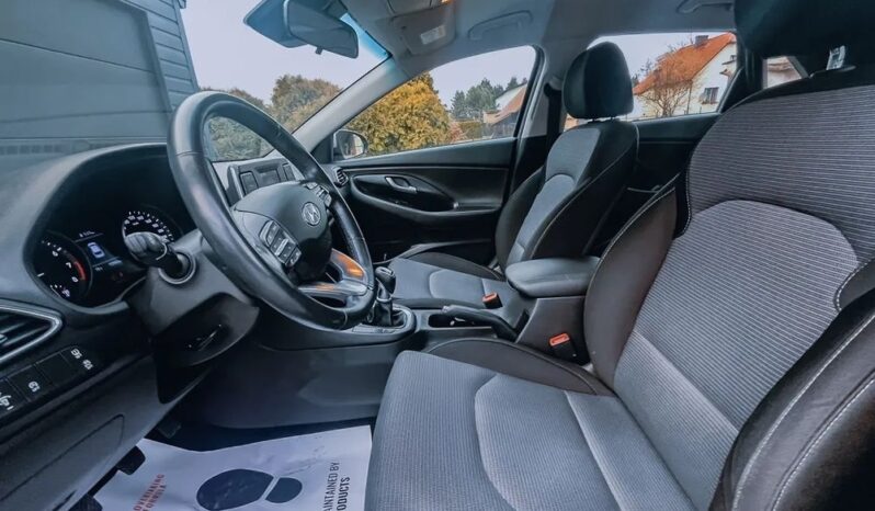 HYUNDAI I30  | FWD (przód) | Manualna | 110 KM | Srebrny full