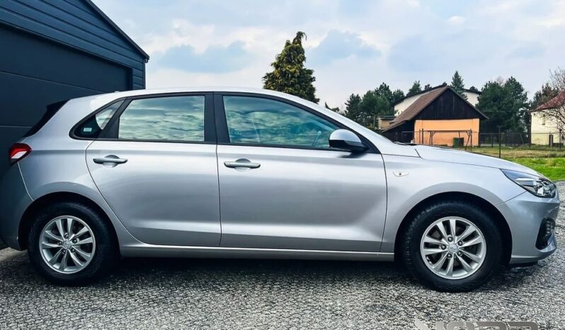 HYUNDAI I30  | FWD (przód) | Manualna | 110 KM | Srebrny full