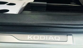 SKODA Kodiaq  | 4×4 (doł. ręcznie) | Automatyczna | 150 KM | Biały full