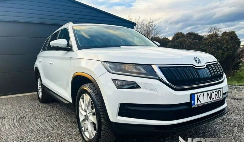 SKODA Kodiaq  | 4×4 (doł. ręcznie) | Automatyczna | 150 KM | Biały full