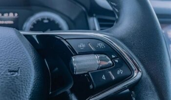SKODA Kodiaq  | 4×4 (doł. ręcznie) | Automatyczna | 150 KM | Biały full