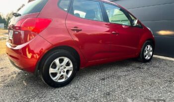 KIA Venga  | FWD (przód) | Manualna | 90 KM | Czerwony full