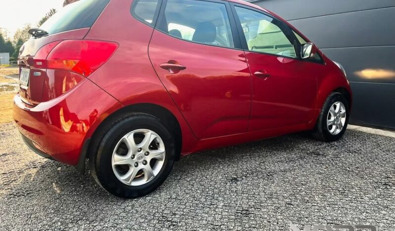 KIA Venga  | FWD (przód) | Manualna | 90 KM | Czerwony full