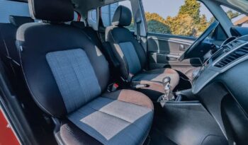 KIA Venga  | FWD (przód) | Manualna | 90 KM | Czerwony full