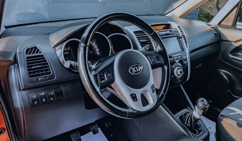KIA Venga  | FWD (przód) | Manualna | 90 KM | Czerwony full