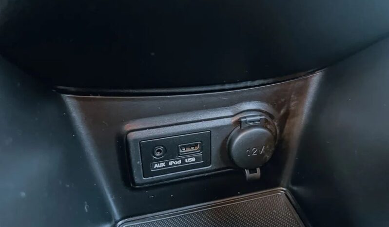 KIA Venga  | FWD (przód) | Manualna | 90 KM | Czerwony full