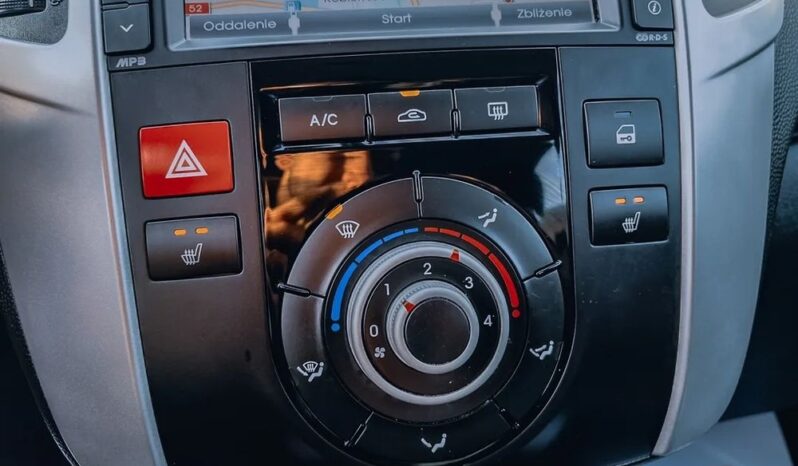 KIA Venga  | FWD (przód) | Manualna | 90 KM | Czerwony full