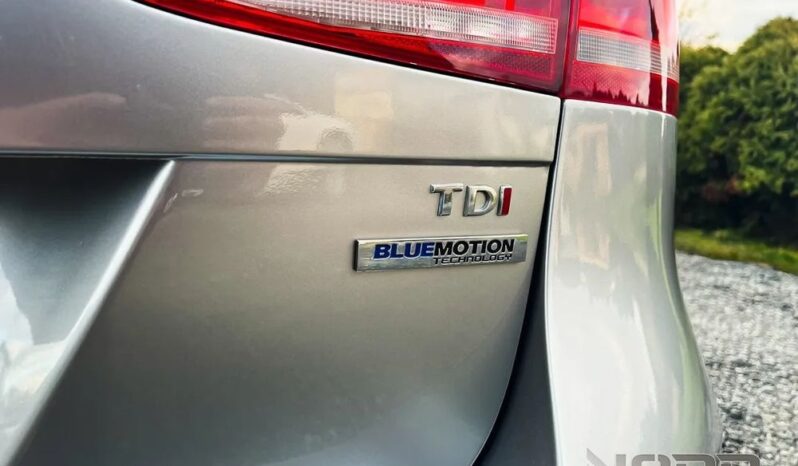 VOLKSWAGEN Passat  | FWD (przód) | Automatyczna | 105 KM | Srebrny full
