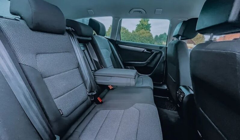 VOLKSWAGEN Passat  | FWD (przód) | Automatyczna | 105 KM | Srebrny full