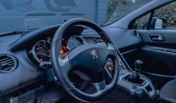 PEUGEOT 5008  | FWD (przód) | Manualna | 120 KM | Czarny full