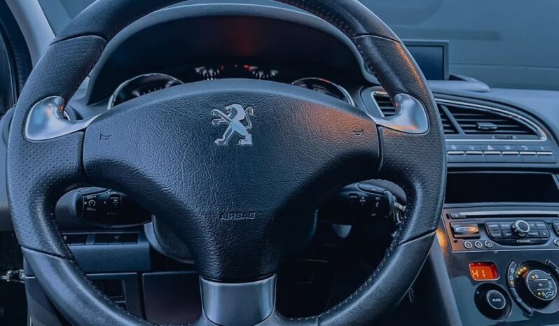 PEUGEOT 5008  | FWD (przód) | Manualna | 120 KM | Czarny full