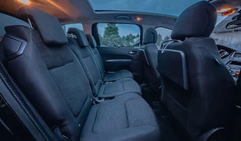 PEUGEOT 5008  | FWD (przód) | Manualna | 120 KM | Czarny full