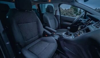 PEUGEOT 5008  | FWD (przód) | Manualna | 120 KM | Czarny full