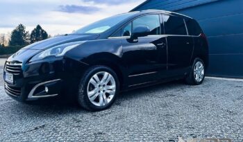 PEUGEOT 5008  | FWD (przód) | Manualna | 120 KM | Czarny full