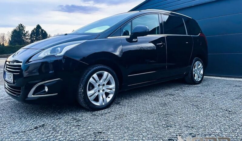 PEUGEOT 5008  | FWD (przód) | Manualna | 120 KM | Czarny full