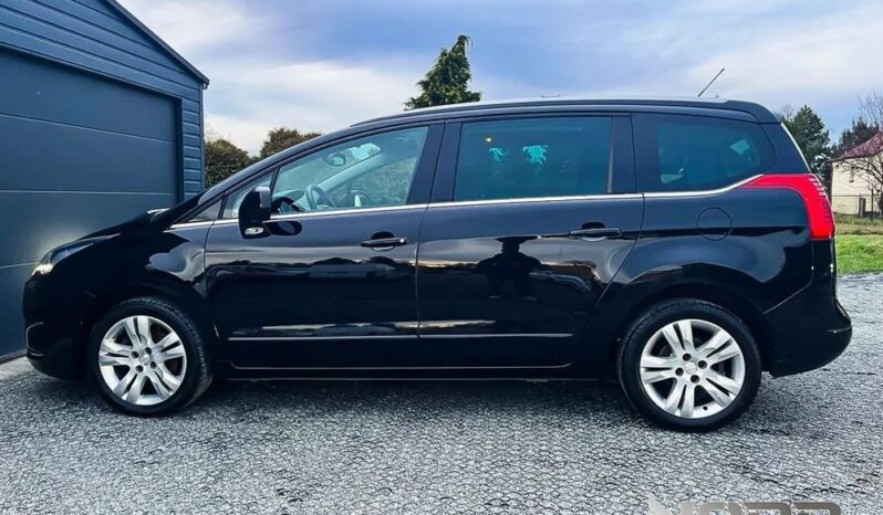 PEUGEOT 5008  | FWD (przód) | Manualna | 120 KM | Czarny full