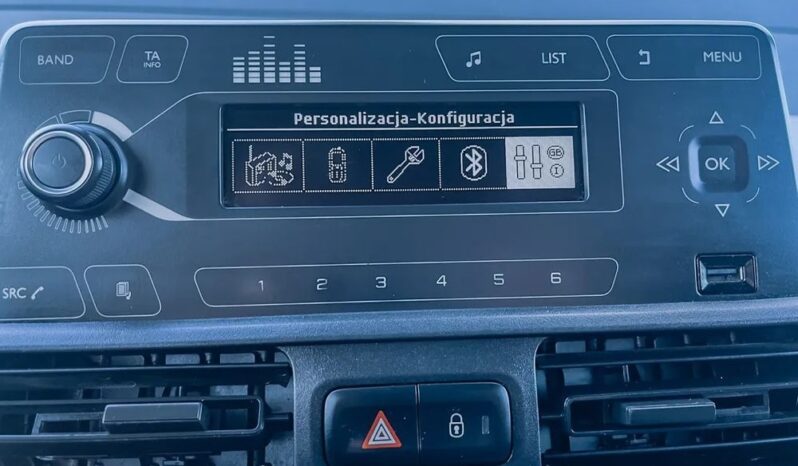 PEUGEOT Partner  | 4×4 (doł. automatycznie) | Manualna | 131 KM | Czerwony full