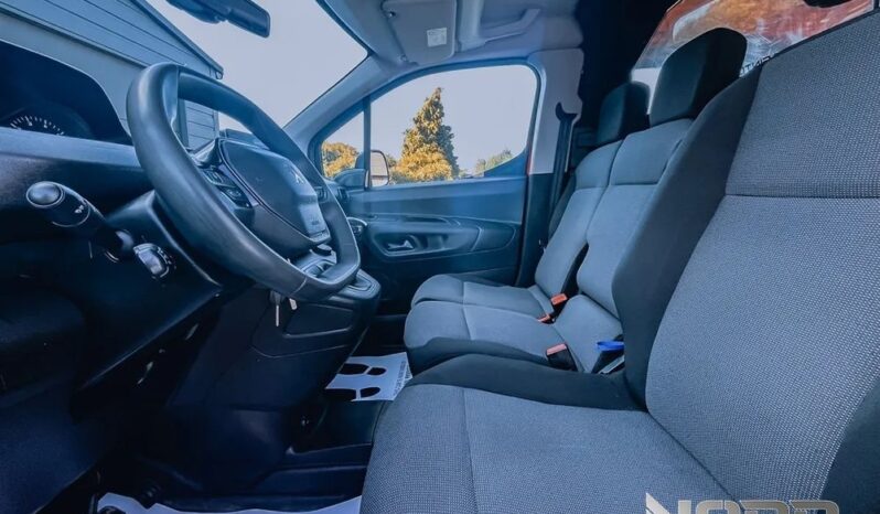 PEUGEOT Partner  | 4×4 (doł. automatycznie) | Manualna | 131 KM | Czerwony full