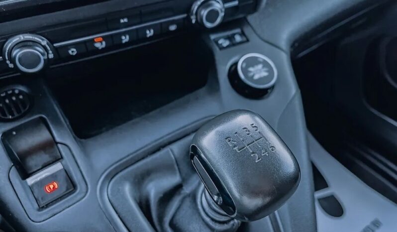 PEUGEOT Partner  | 4×4 (doł. automatycznie) | Manualna | 131 KM | Czerwony full