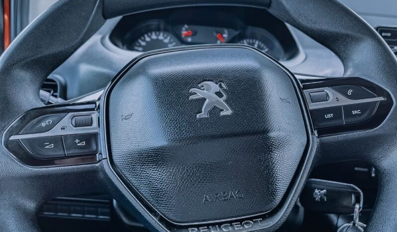 PEUGEOT Partner  | 4×4 (doł. automatycznie) | Manualna | 131 KM | Czerwony full