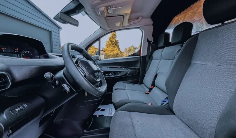PEUGEOT Partner  | 4×4 (doł. automatycznie) | Manualna | 131 KM | Czerwony full
