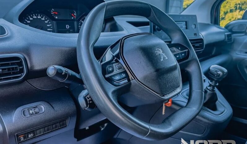PEUGEOT Partner  | 4×4 (doł. ręcznie) | Manualna | 131 KM | Czerwony full