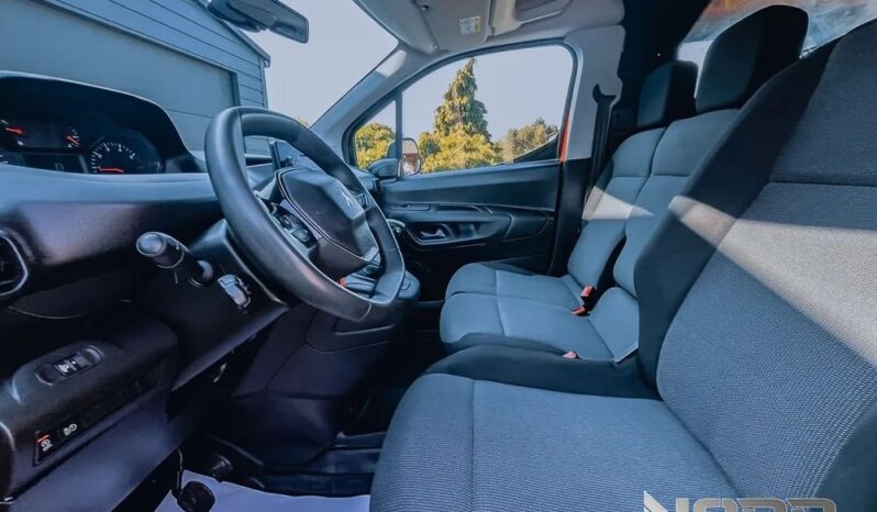 PEUGEOT Partner  | 4×4 (doł. ręcznie) | Manualna | 131 KM | Czerwony full