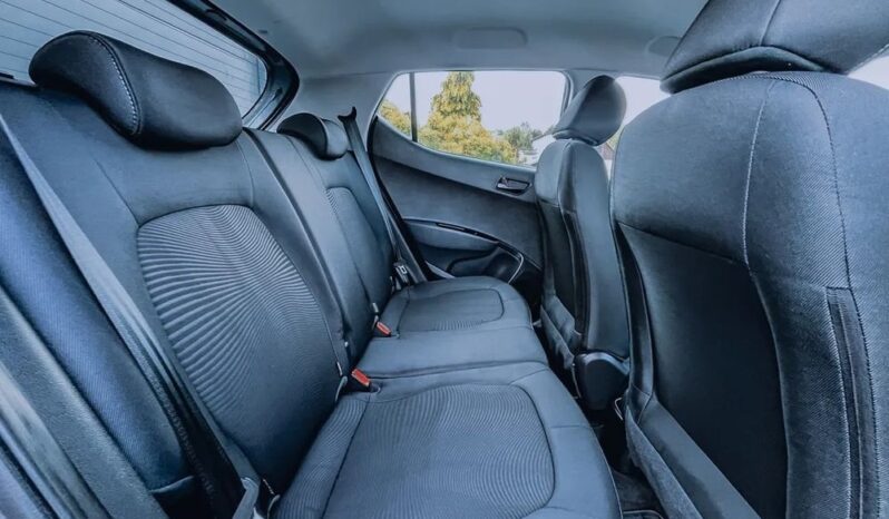 HYUNDAI i10  | FWD (przód) | Manualna | 67 KM | Srebrny full