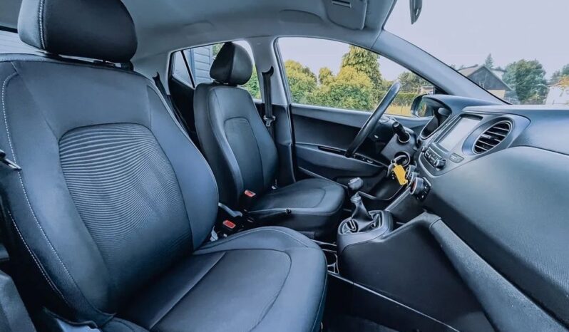 HYUNDAI i10  | FWD (przód) | Manualna | 67 KM | Srebrny full