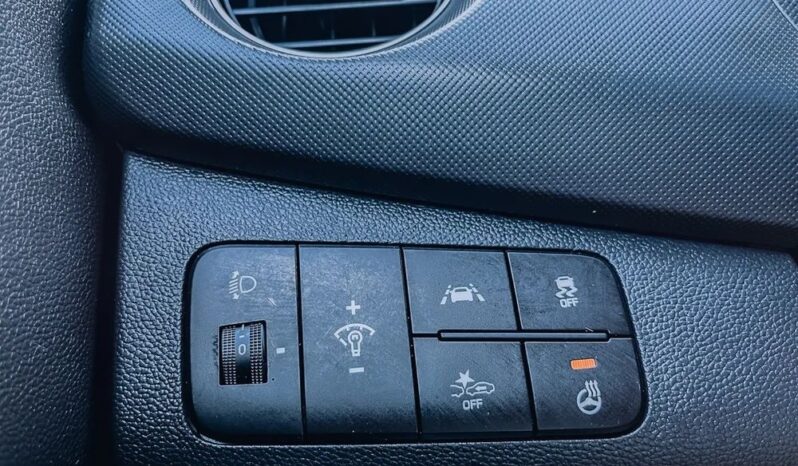 HYUNDAI i10  | FWD (przód) | Manualna | 67 KM | Srebrny full