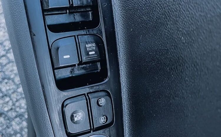 HYUNDAI i10  | FWD (przód) | Manualna | 67 KM | Srebrny full