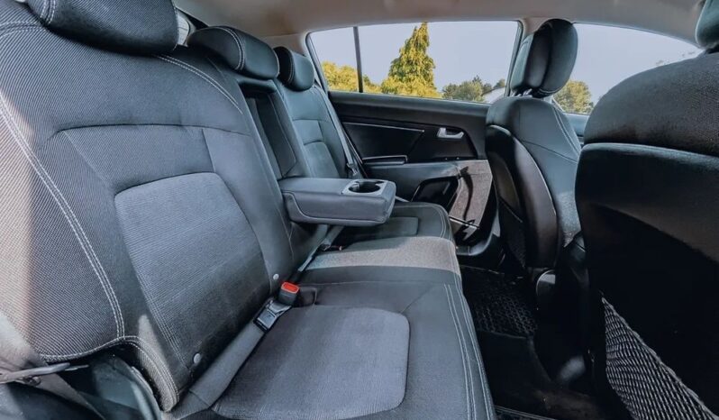 KIA Sportage  | FWD (przód) | Manualna | 135 KM | Srebrny full