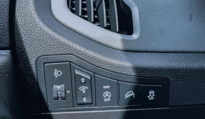 KIA Sportage  | FWD (przód) | Manualna | 135 KM | Srebrny full