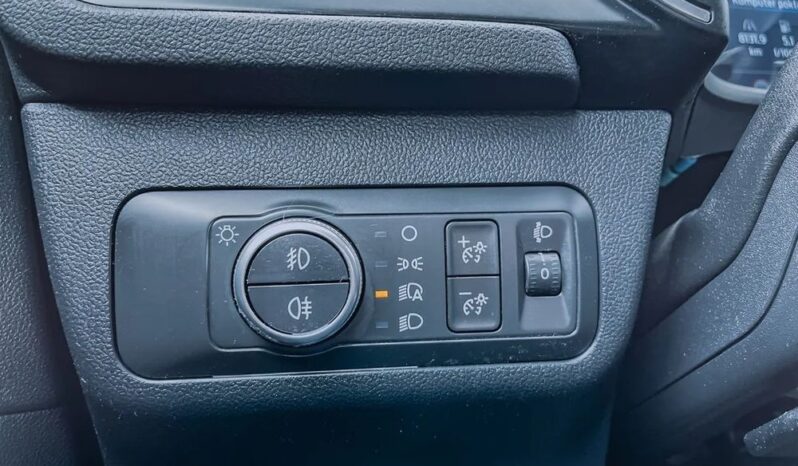 FORD Kuga  | FWD (przód) | Automatyczna | 120 KM | Granatowy full