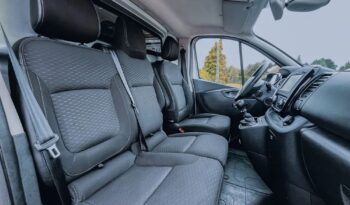 OPEL Vivaro | FWD (przód) | Manualna | 120 KM | Srebrny full