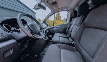 OPEL Vivaro | FWD (przód) | Manualna | 120 KM | Srebrny full