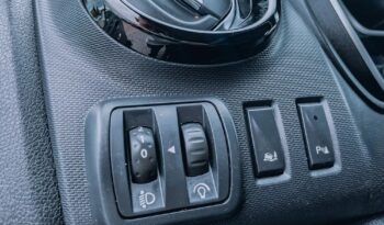 OPEL Vivaro | FWD (przód) | Manualna | 120 KM | Srebrny full