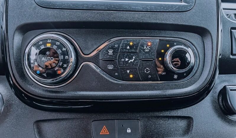 OPEL Vivaro | FWD (przód) | Manualna | 120 KM | Srebrny full