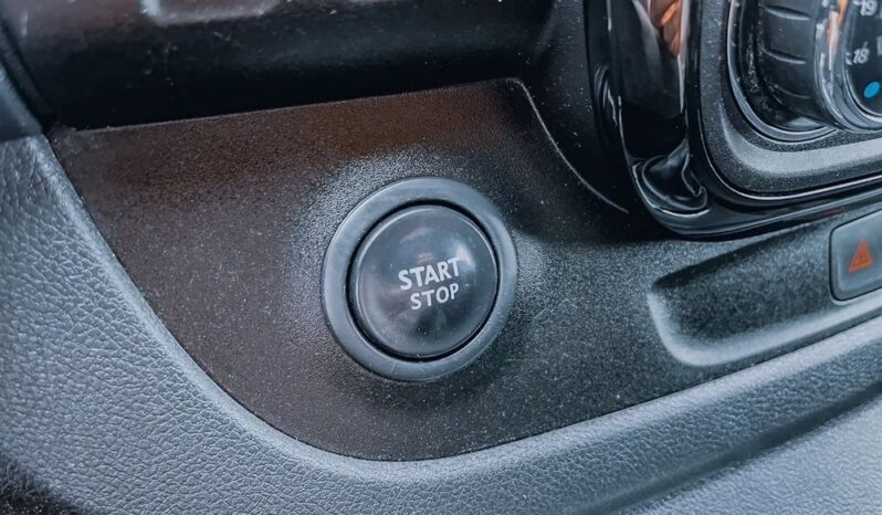 OPEL Vivaro | FWD (przód) | Manualna | 120 KM | Srebrny full