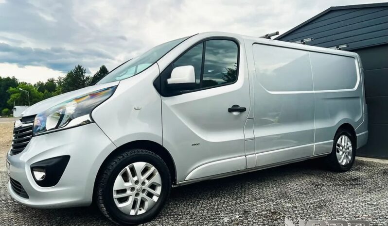 OPEL Vivaro | FWD (przód) | Manualna | 120 KM | Srebrny full