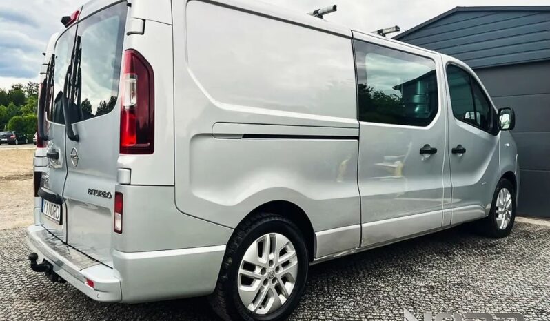 OPEL Vivaro | FWD (przód) | Manualna | 120 KM | Srebrny full