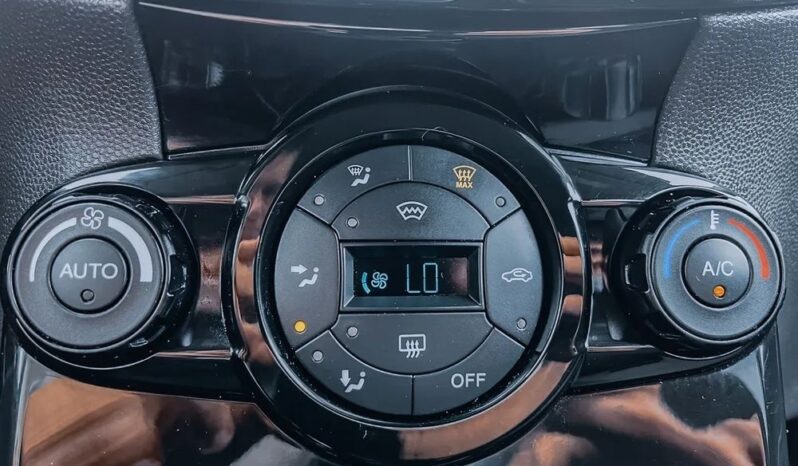 FORD Fiesta  | FWD (przód) | Automatyczna | 101 KM | Czarny full