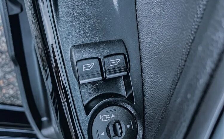 FORD Fiesta  | FWD (przód) | Automatyczna | 101 KM | Czarny full