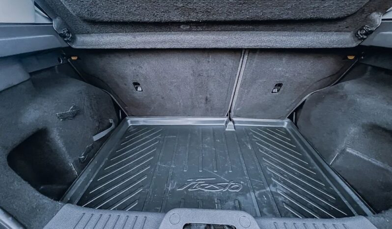 FORD Fiesta  | FWD (przód) | Automatyczna | 101 KM | Czarny full