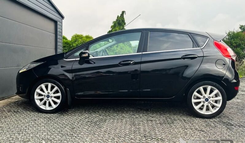 FORD Fiesta  | FWD (przód) | Automatyczna | 101 KM | Czarny full
