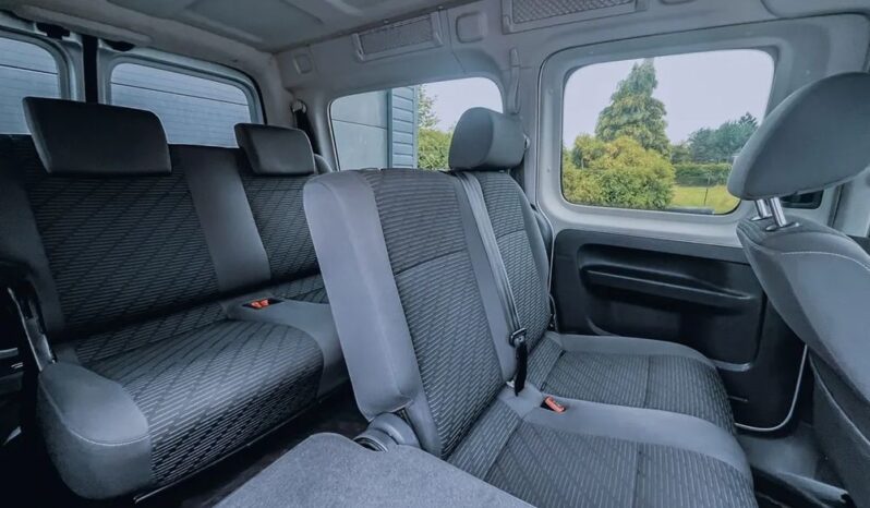 VOLKSWAGEN Caddy | FWD (przód) | Automatyczna | 102 KM | Srebrny full