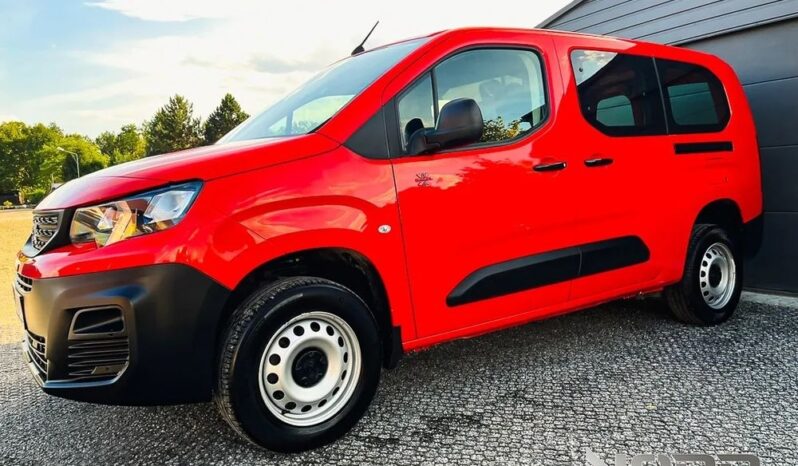 PEUGEOT Partner  | 4×4 (doł. ręcznie) | Manualna | 131 KM | Czerwony full