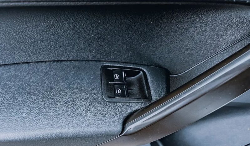 VOLKSWAGEN Caddy | 4×4 (stały) | Manualna | 122 KM | Biały full