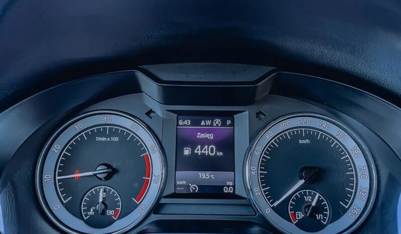 SKODA Octavia  | FWD (przód) | Automatyczna | 115 KM | Srebrny full